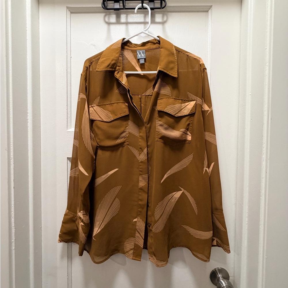 Caramel Patterned Women's Top - Picture 2 of 3